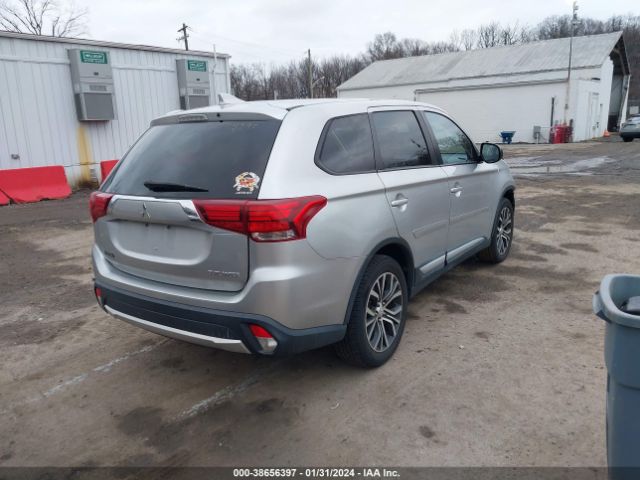 JA4AZ2A34JZ005434  mitsubishi outlander 2018 IMG 3