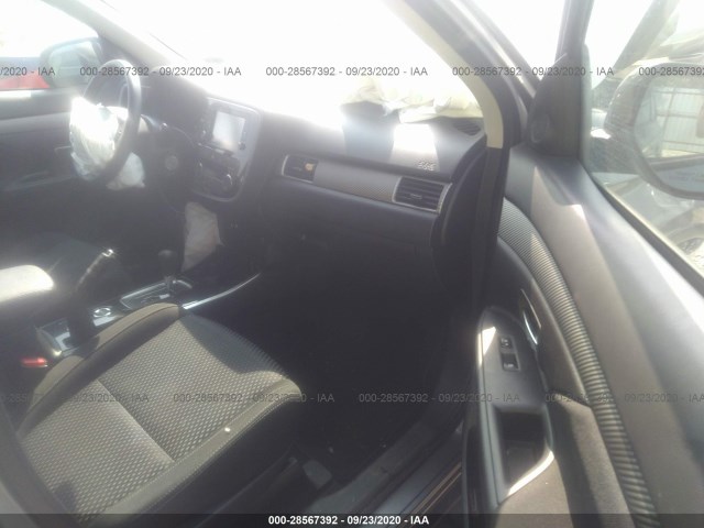 JA4AZ3A33JJ005624  mitsubishi outlander 2018 IMG 4