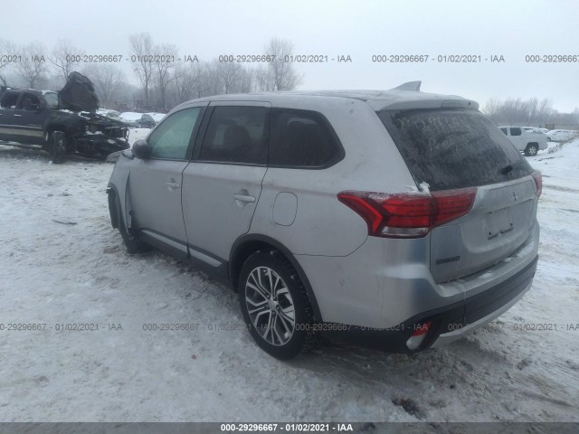 JA4AZ3A37JZ042063  mitsubishi outlander 2018 IMG 2