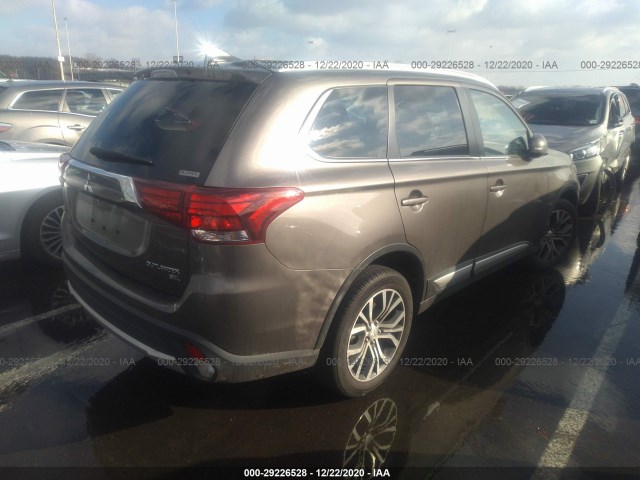 JA4AZ3A38JZ048924  mitsubishi outlander 2018 IMG 3