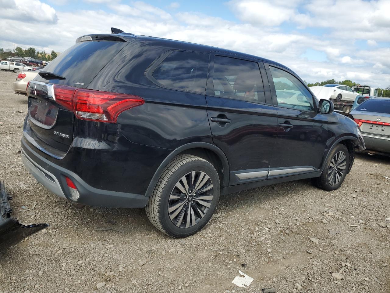 JA4AZ3A38KZ026424  mitsubishi outlander 2019 IMG 2