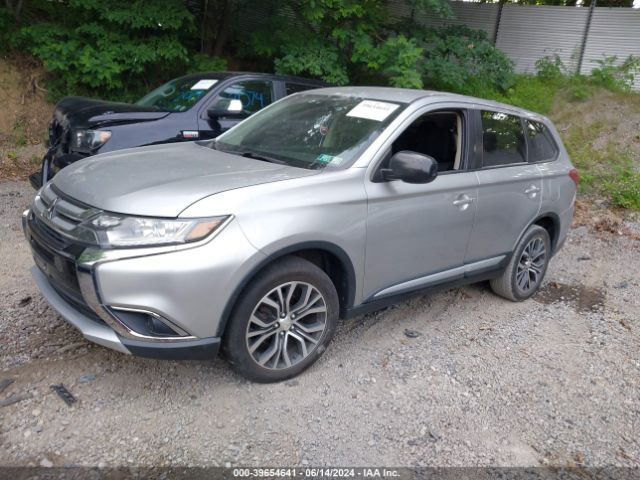 JA4AZ3A39JZ057020  mitsubishi outlander 2018 IMG 1