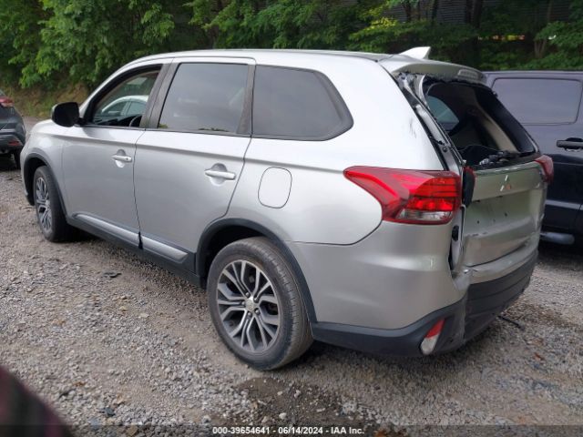 JA4AZ3A39JZ057020  mitsubishi outlander 2018 IMG 2