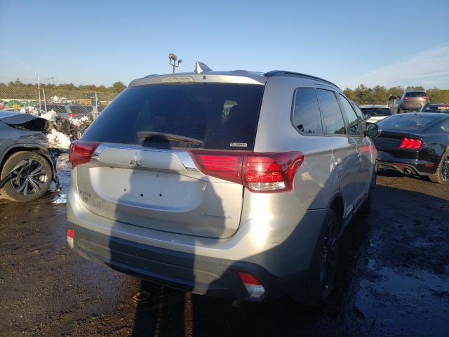 JA4AZ3A3XJZ065708  mitsubishi outlander 2018 IMG 3