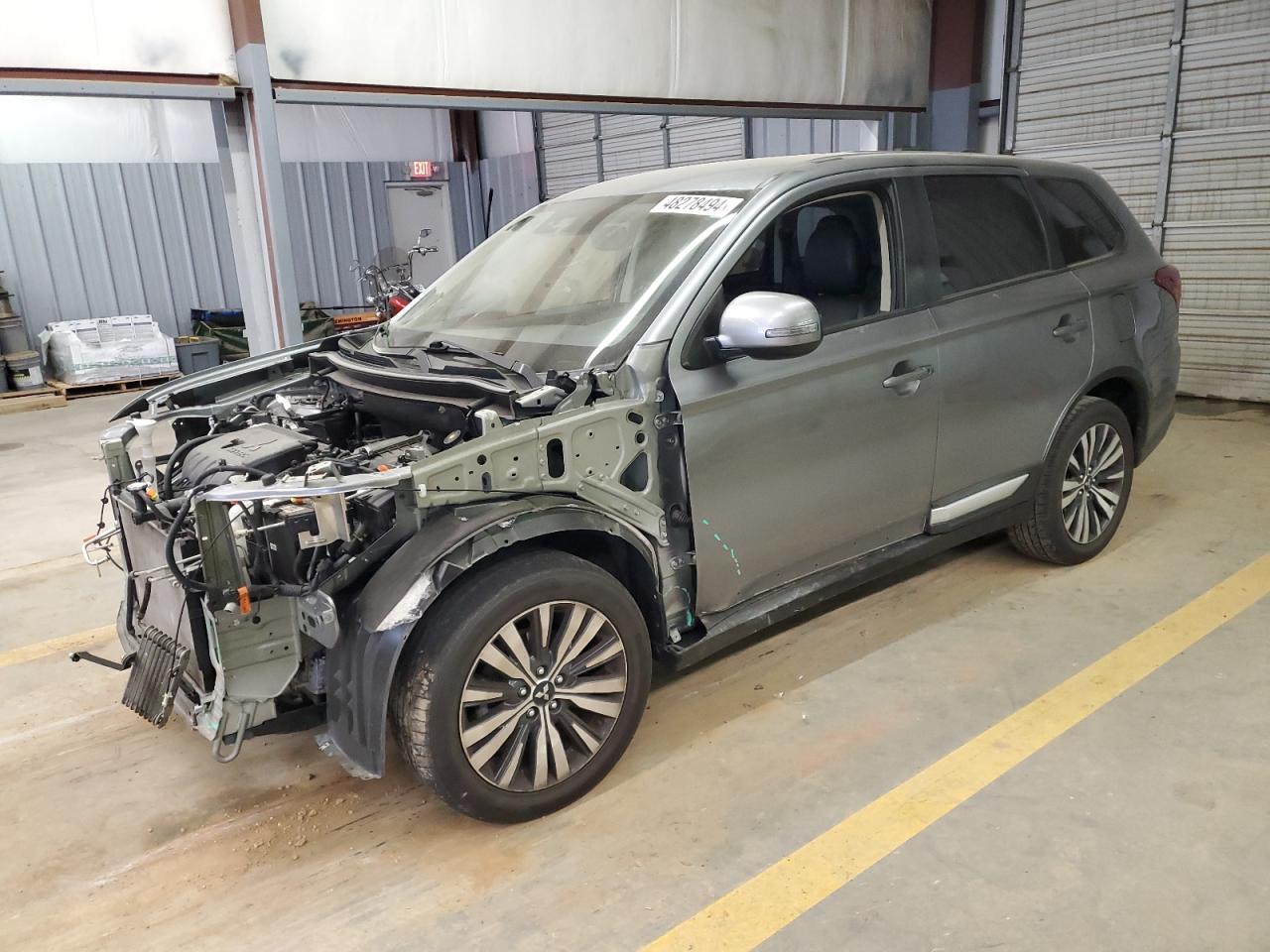 JA4AD3A32LZ025365  mitsubishi outlander 2019 IMG 0