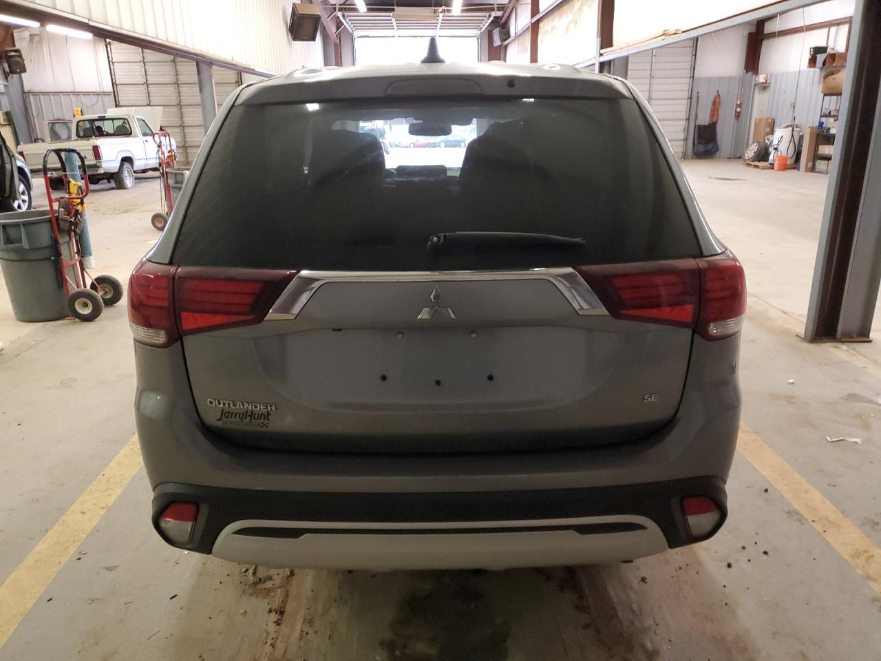 JA4AD3A32LZ025365  mitsubishi outlander 2020 IMG 5