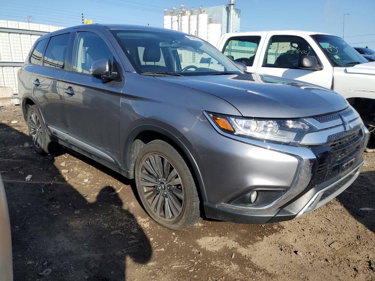 JA4AD3A36KZ044838  mitsubishi outlander 2019 IMG 3