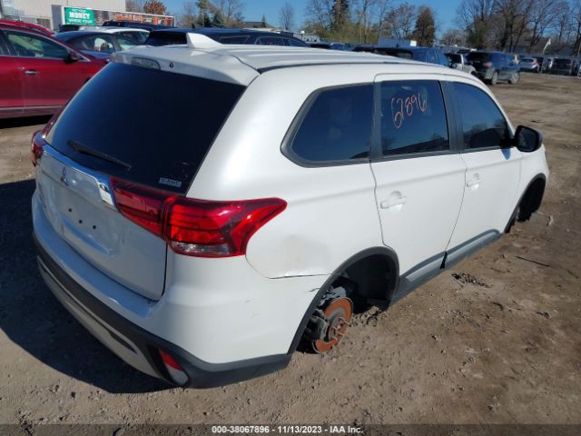 JA4AZ3A33LZ048901  mitsubishi outlander 2020 IMG 3