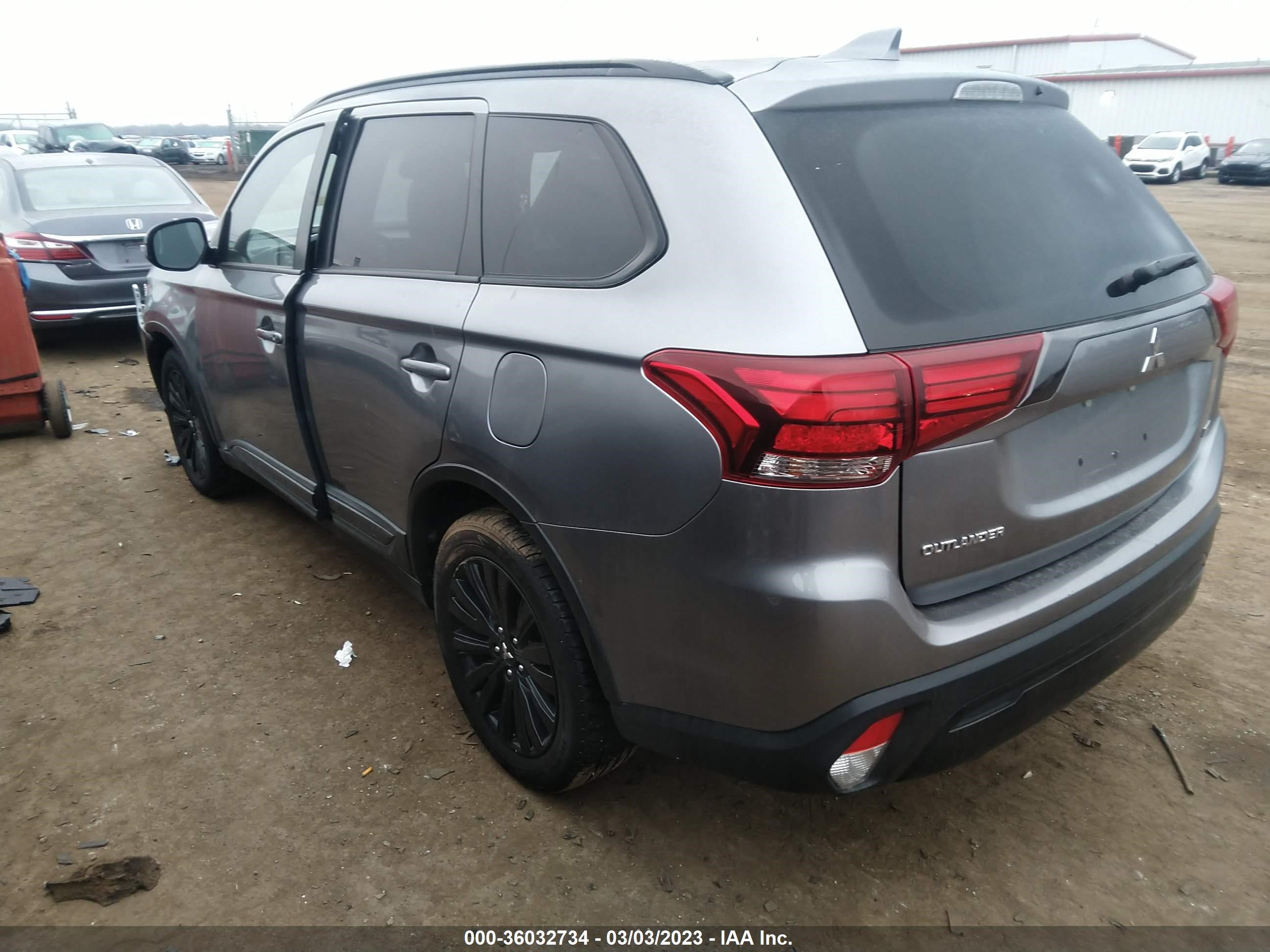 JA4AZ3A35LZ035776  mitsubishi outlander 2020 IMG 2