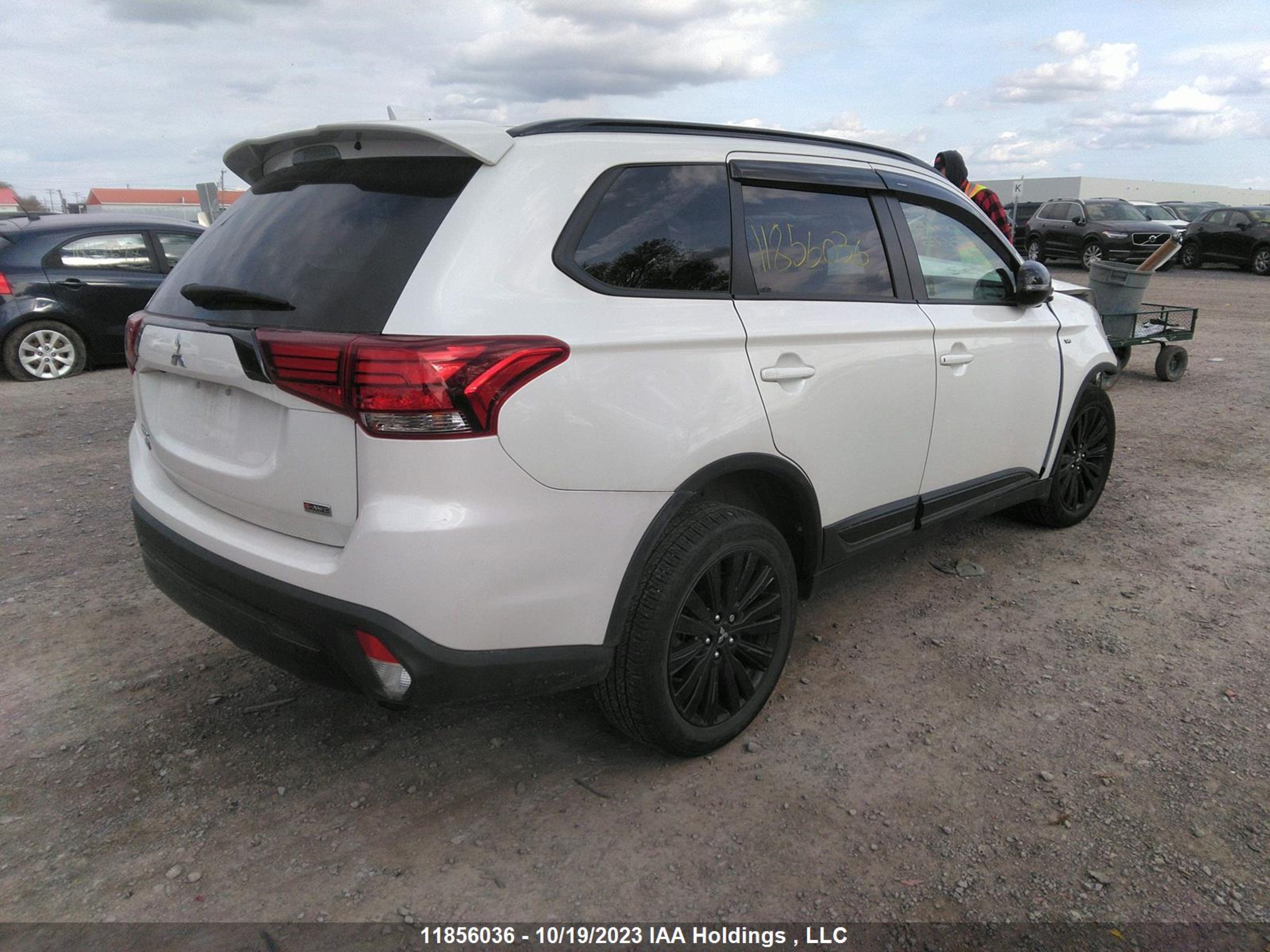 JA4JZ3AX5LZ613345  mitsubishi outlander 2020 IMG 3