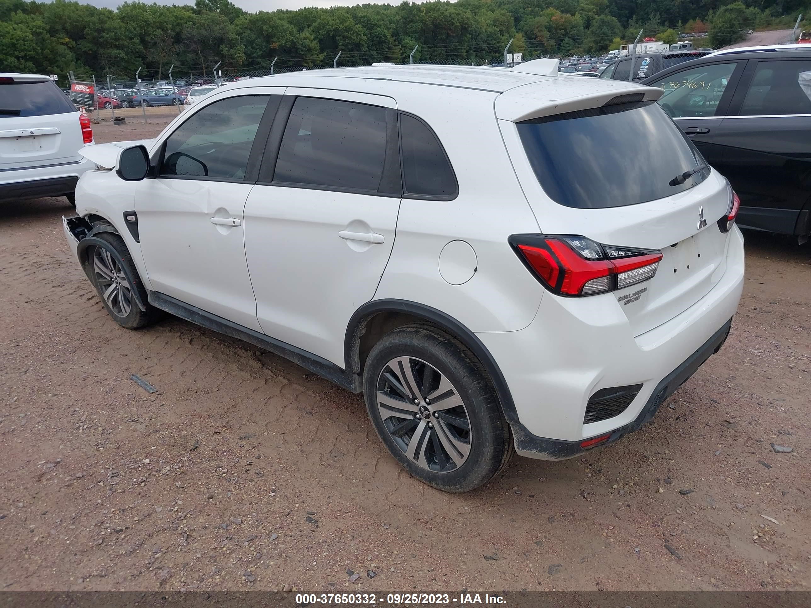 JA4AR3AU5LU023665  mitsubishi outlander sport 2020 IMG 2