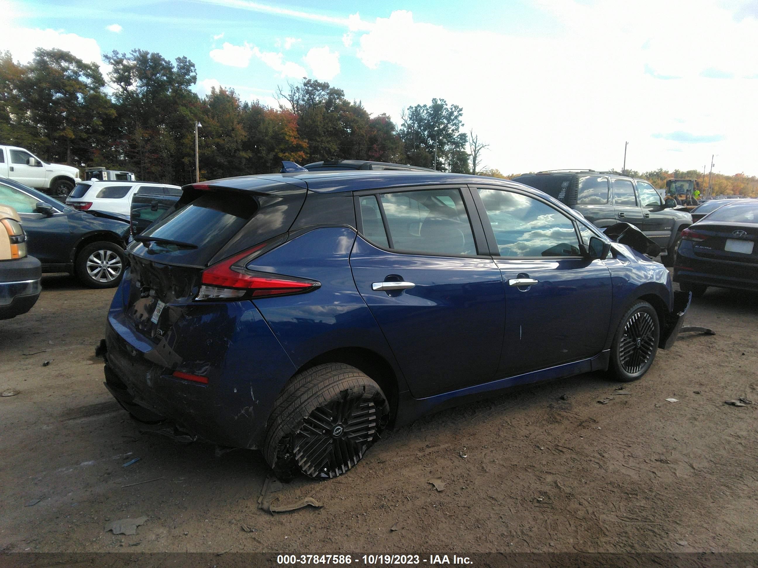 1N4CZ1CV8PC553574  nissan leaf 2023 IMG 3