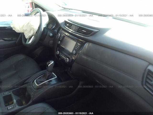 5N1AT2MT8HC752918  nissan rogue 2016 IMG 4