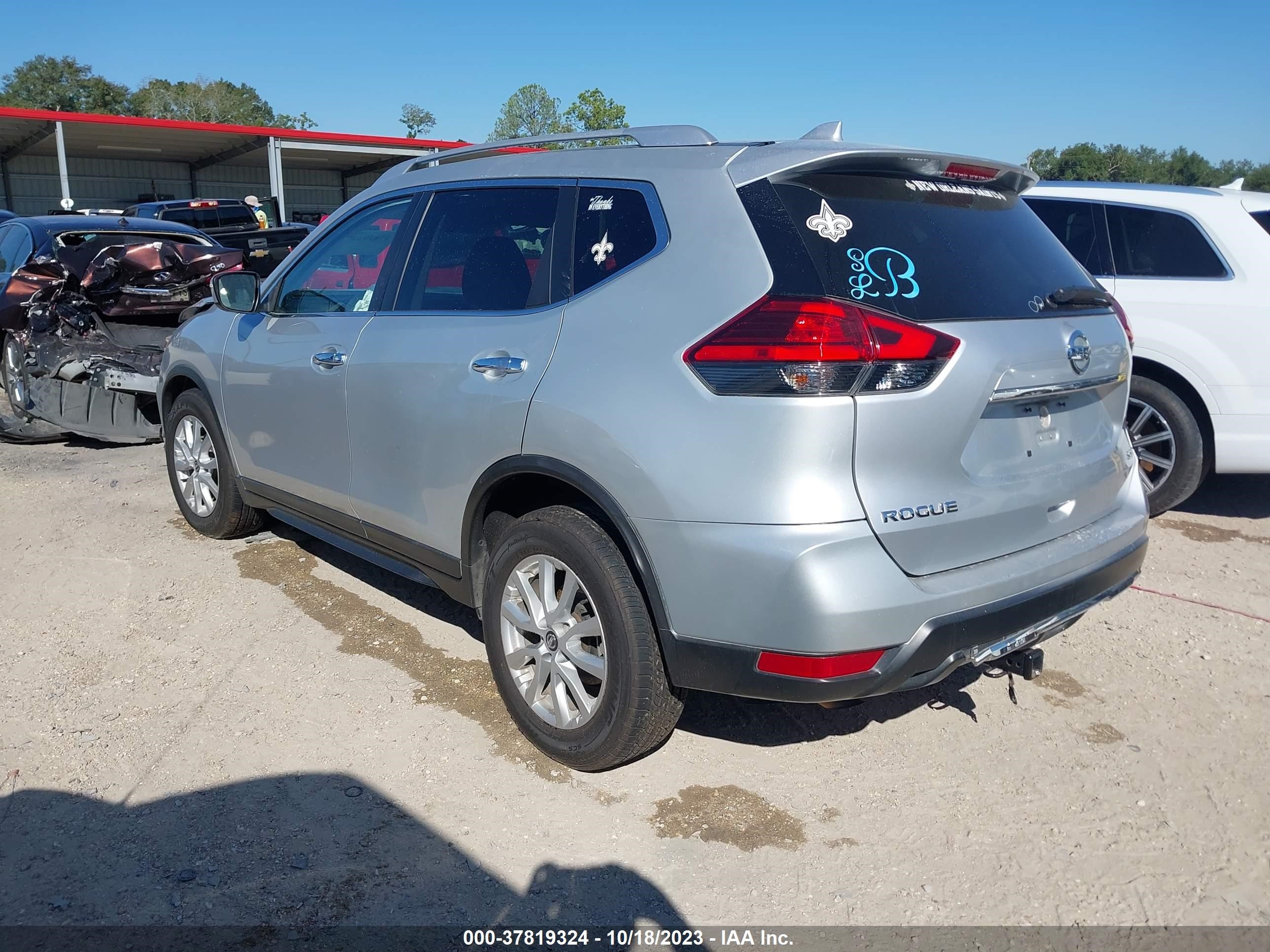 KNMAT2MT9HP528859  nissan rogue 2017 IMG 2