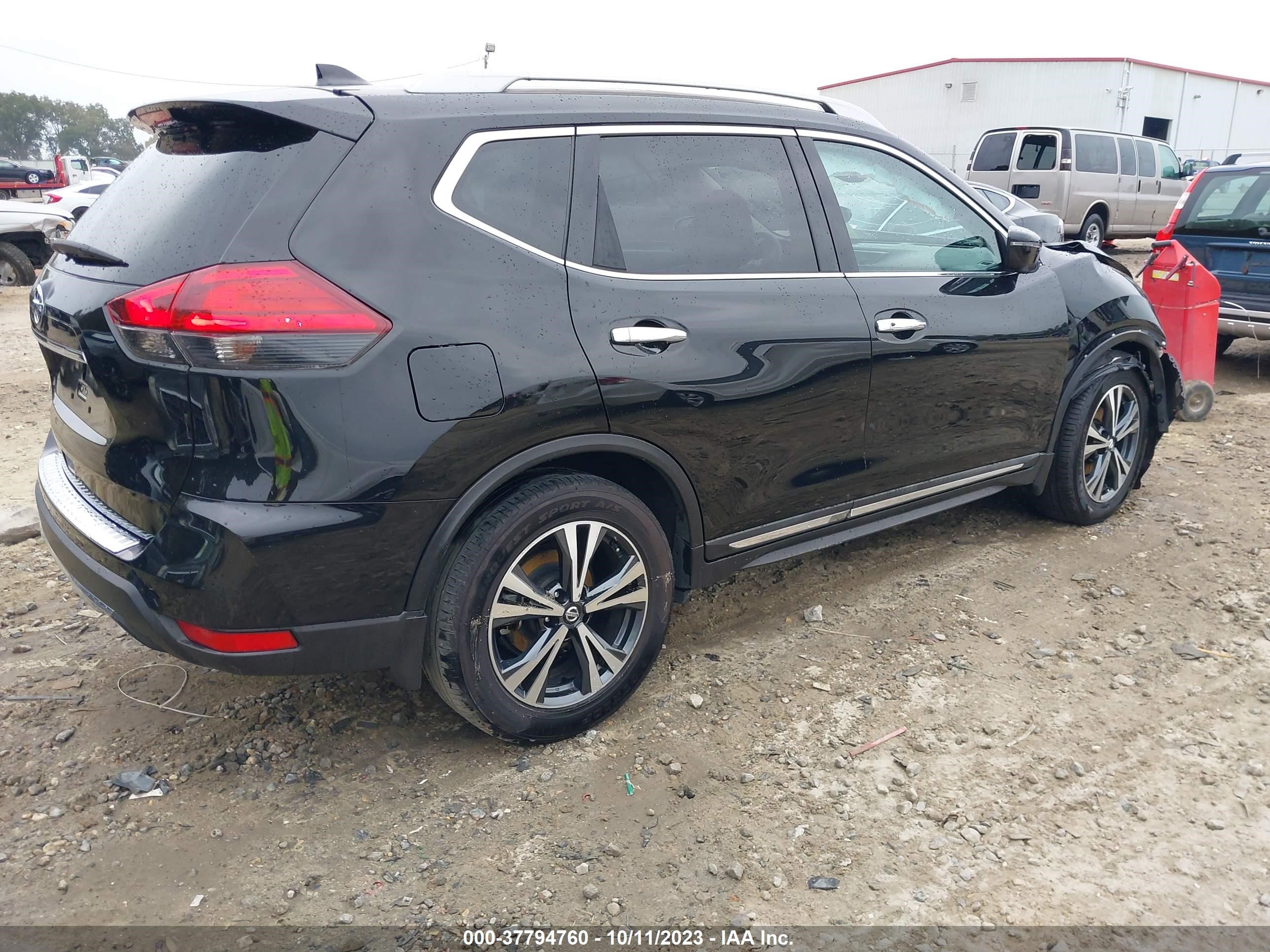 5N1AT2MT7HC850886  nissan rogue 2017 IMG 3