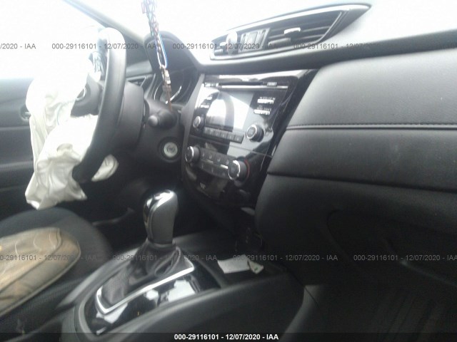 5N1AT2MV8HC811080  nissan rogue 2017 IMG 4