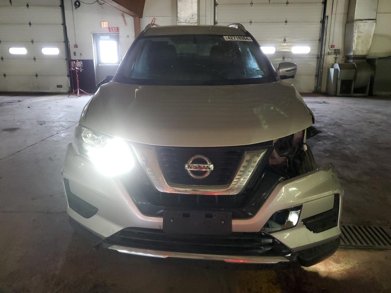 5N1AT2MV9HC821035  nissan rogue 2017 IMG 4