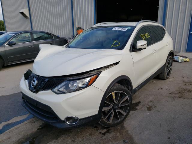 JN1BJ1CP8JW104497  nissan rogue 2018 IMG 1