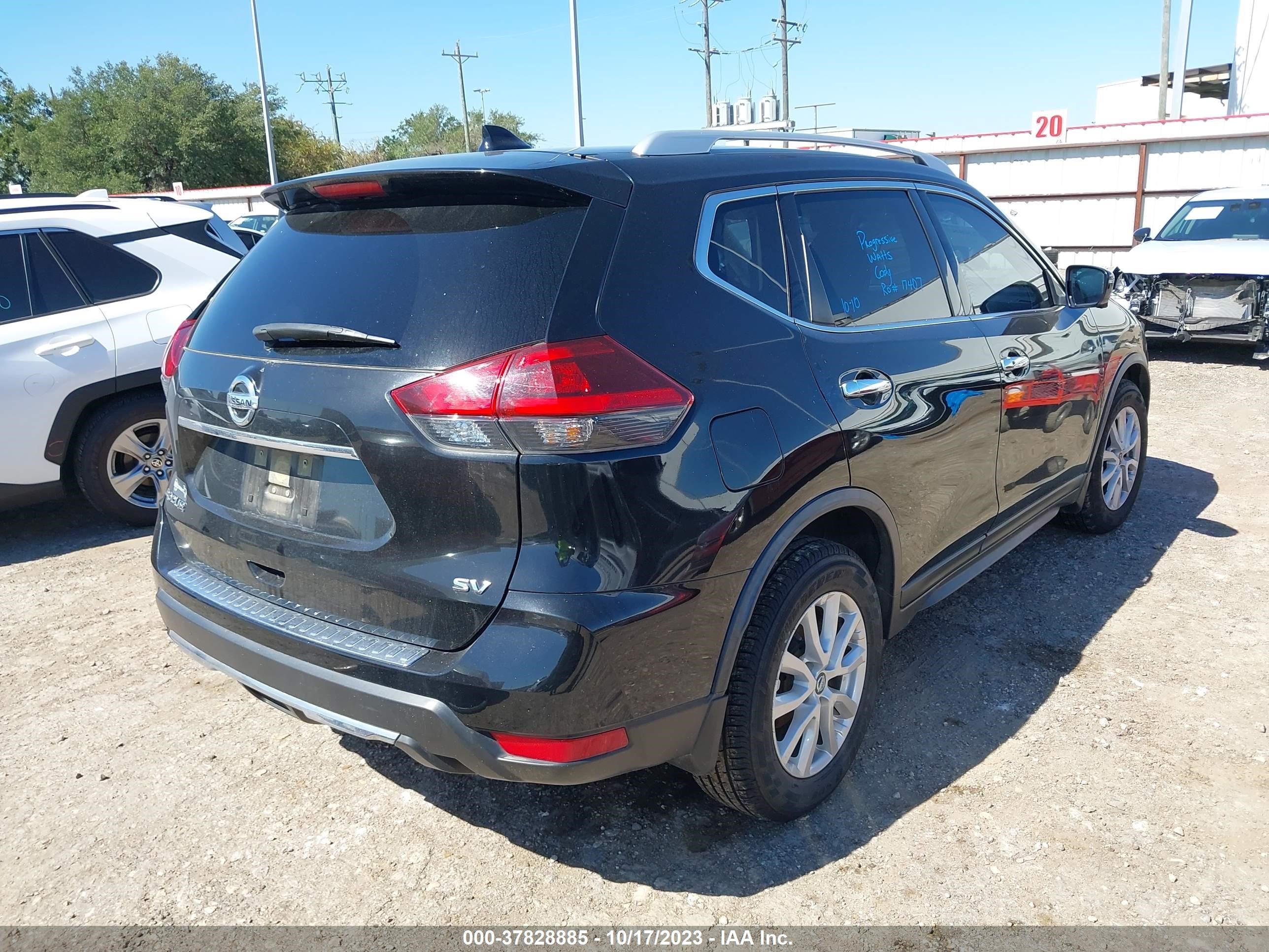 JN8AT2MT1JW451615  nissan rogue 2018 IMG 3