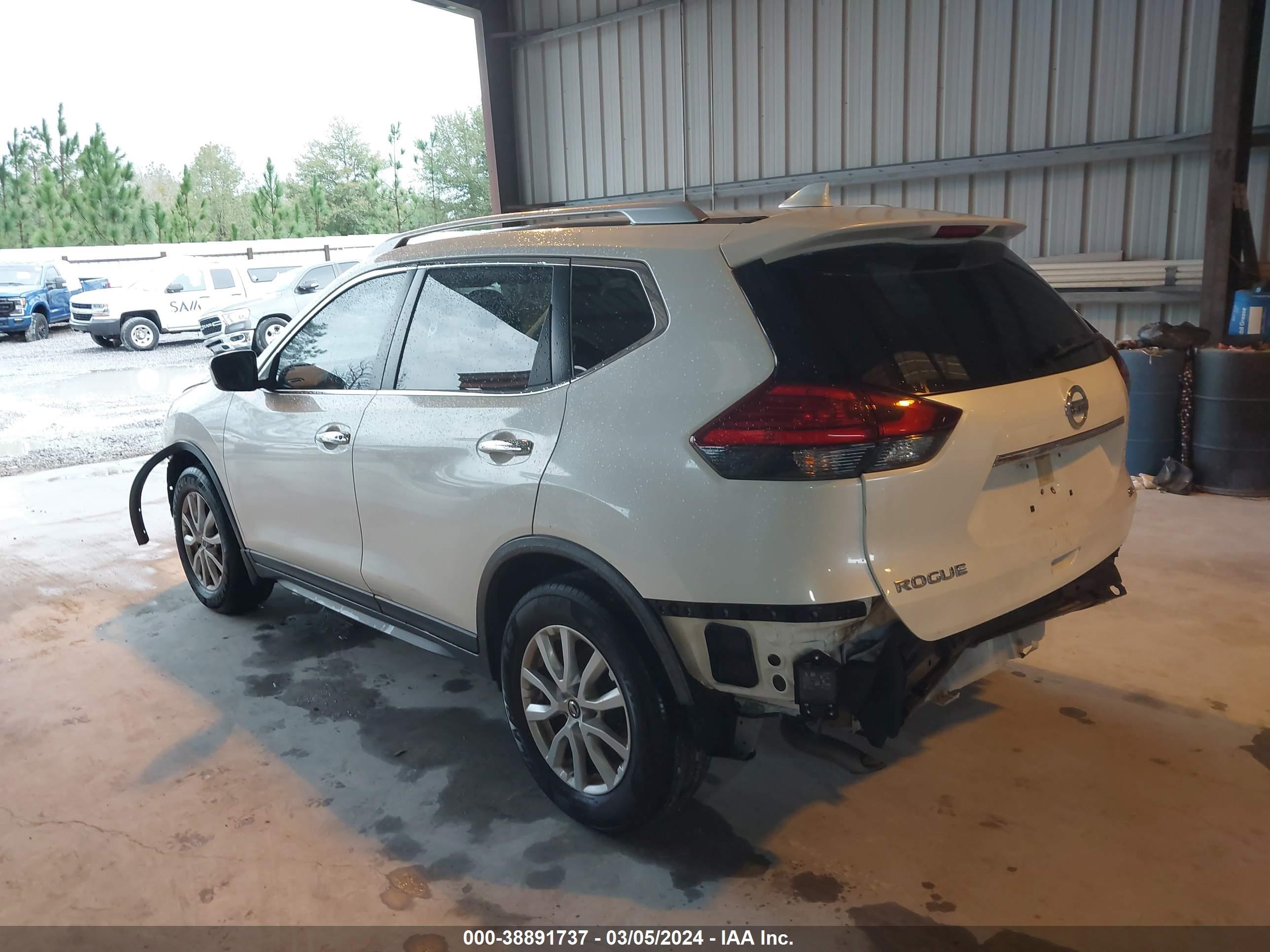 JN8AT2MT7HW144749  nissan rogue 2017 IMG 2