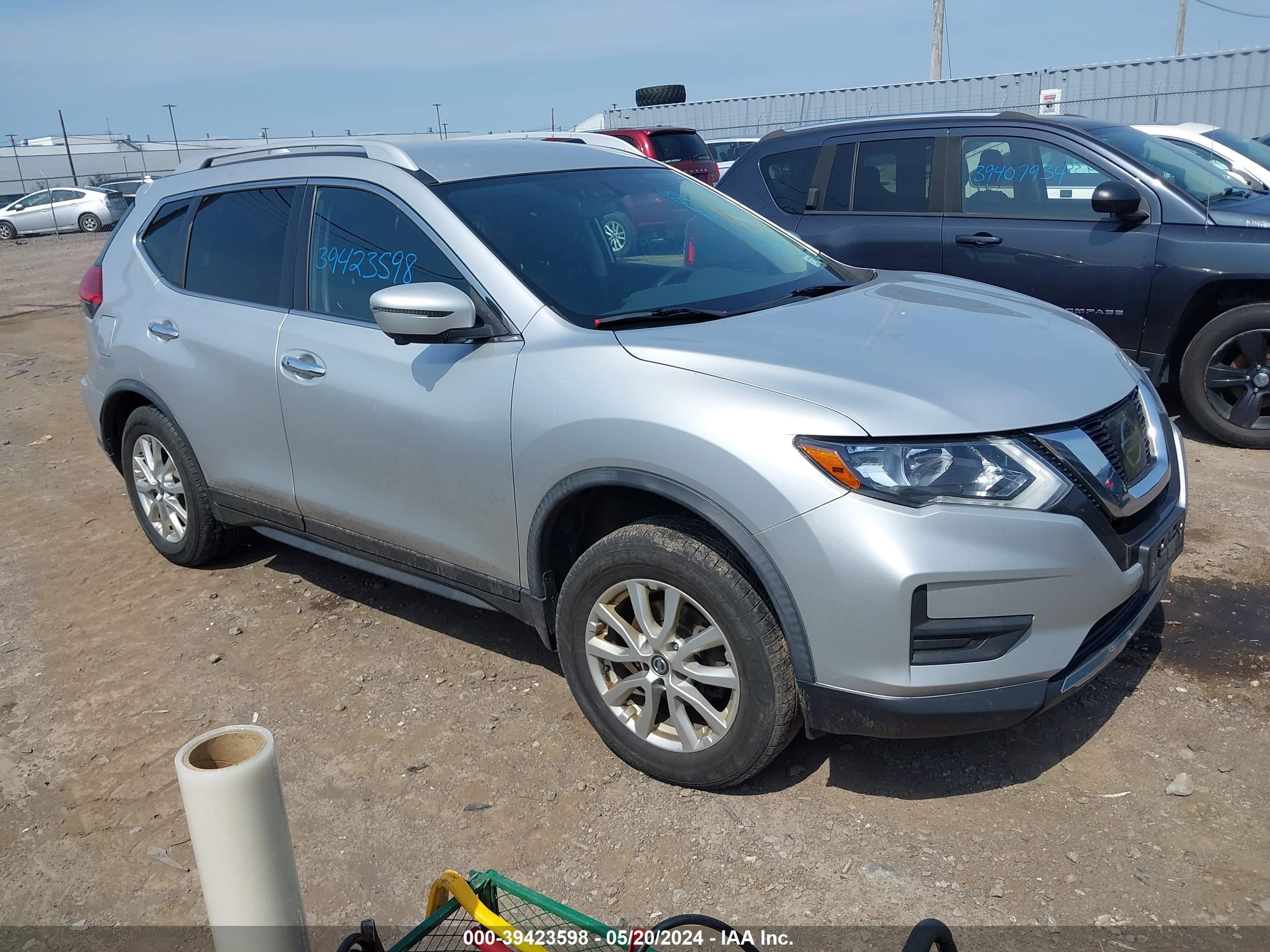 JN8AT2MV0HW277631  nissan rogue 2017 IMG 0