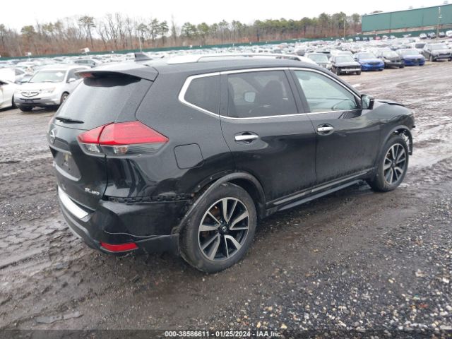 JN8AT2MV2HW024472  nissan rogue 2017 IMG 3