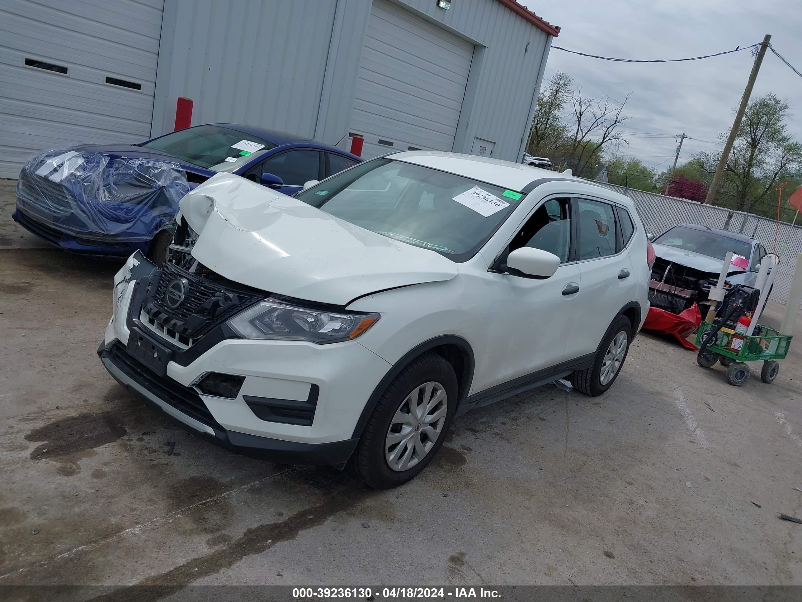 KNMAT2MT7JP536786  nissan rogue 2017 IMG 1