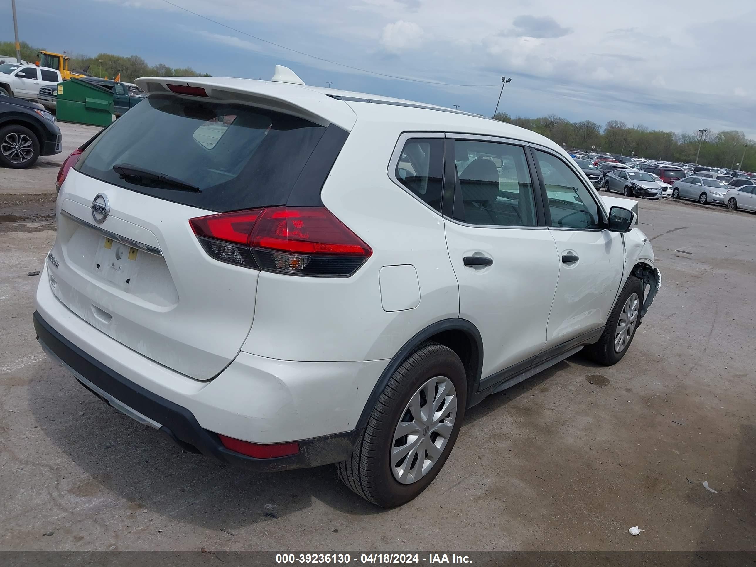 KNMAT2MT7JP536786  nissan rogue 2017 IMG 3