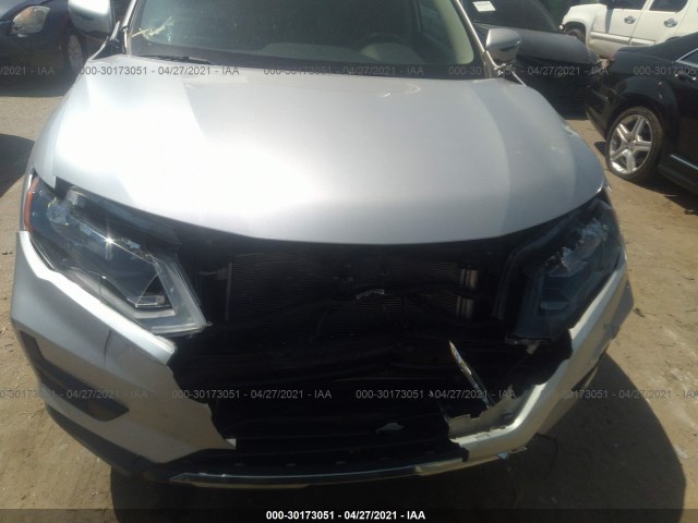 KNMAT2MTXHP592375  nissan rogue 2017 IMG 5