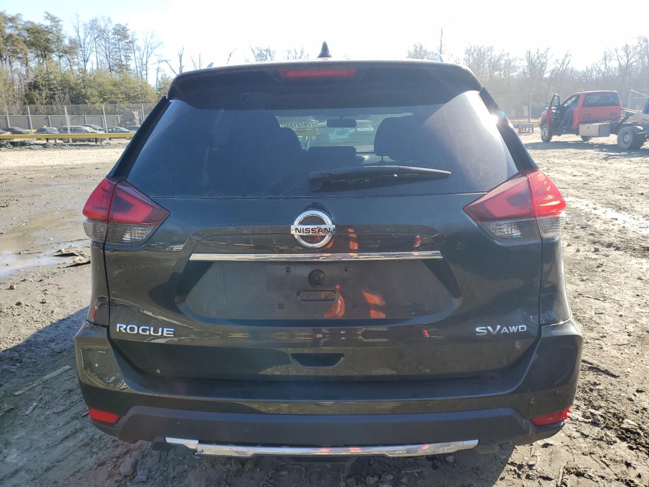 KNMAT2MV5HP581818  nissan rogue 2017 IMG 5