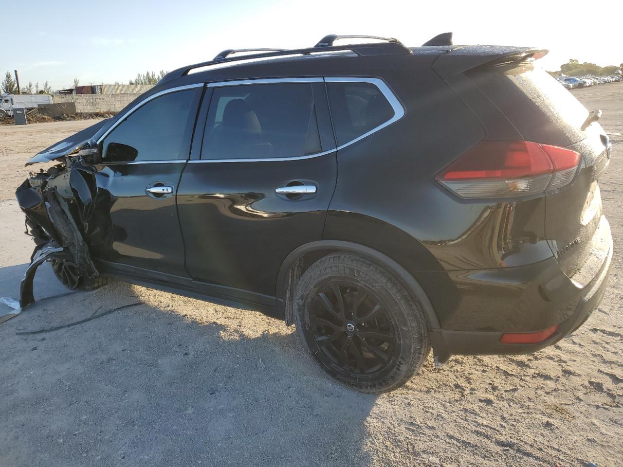 5N1AT2MTXJC819279  nissan rogue 2018 IMG 1