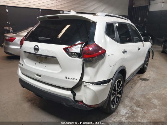 JN8AT2MV0JW340409  nissan rogue 2018 IMG 3