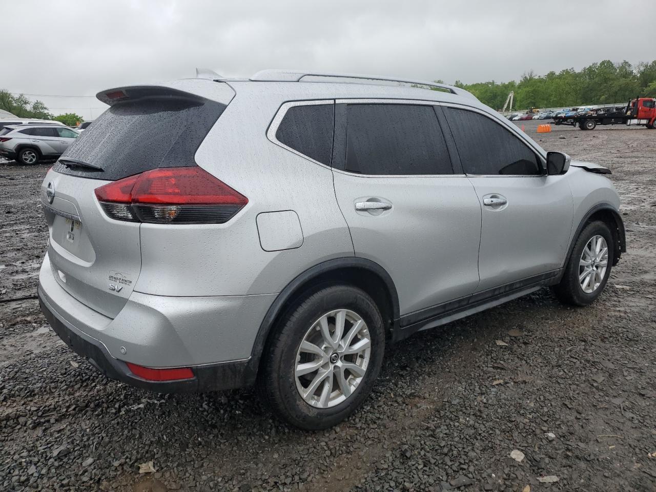 KNMAT2MT2KP500649  nissan rogue 2018 IMG 2