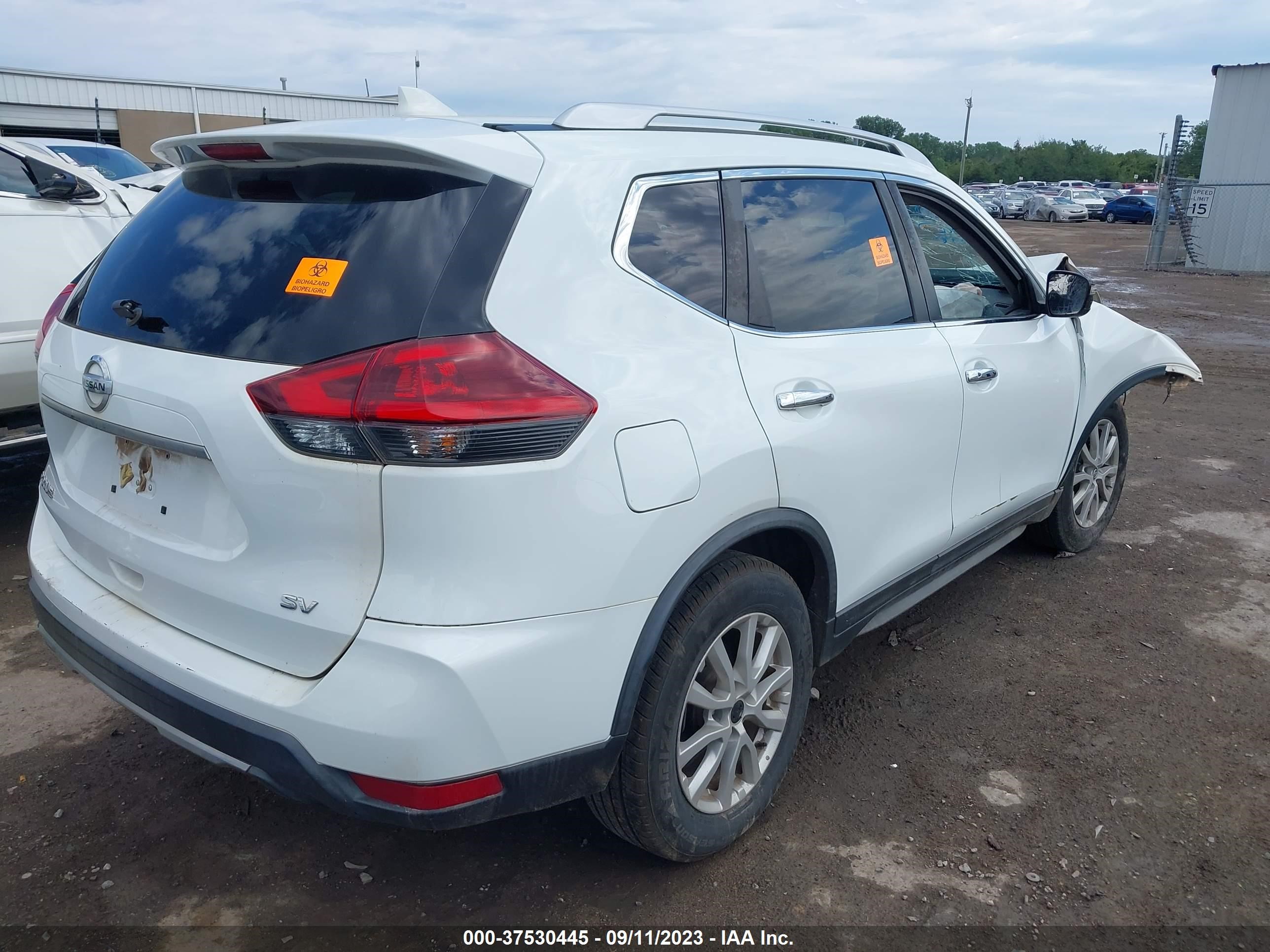 KNMAT2MT3JP556906  nissan rogue 2018 IMG 3