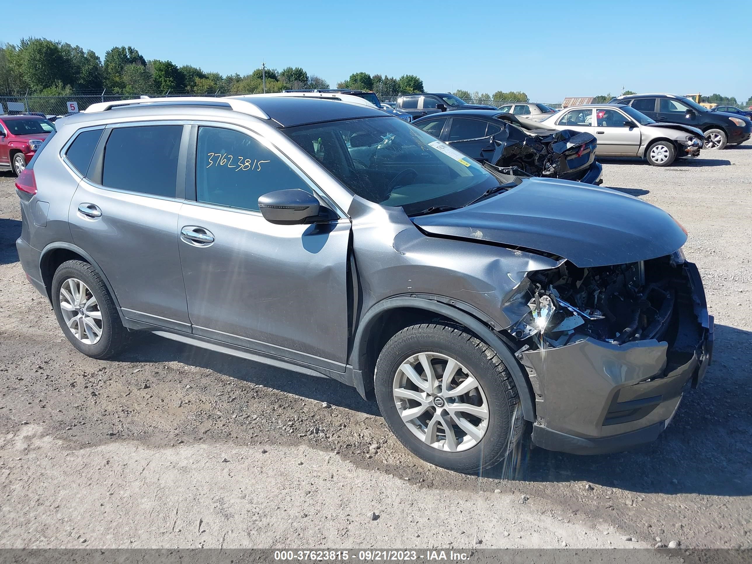 KNMAT2MV1JP557506  nissan rogue 2018 IMG 0