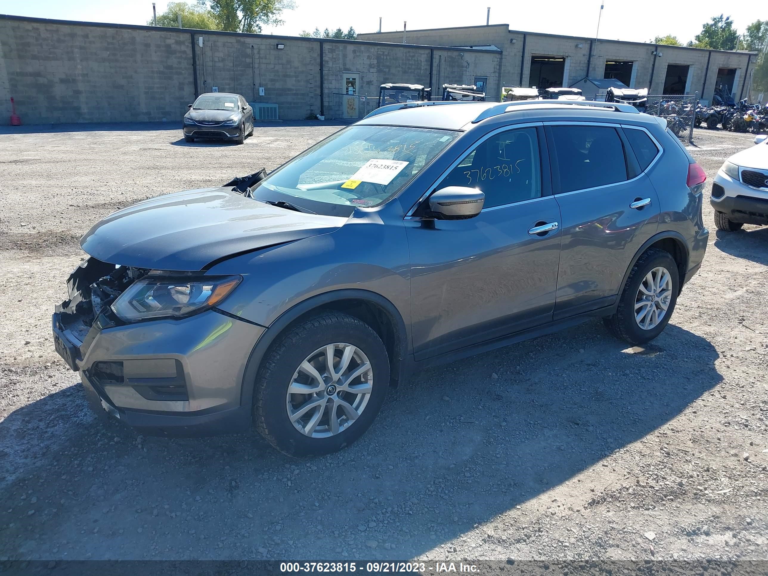 KNMAT2MV1JP557506  nissan rogue 2018 IMG 1