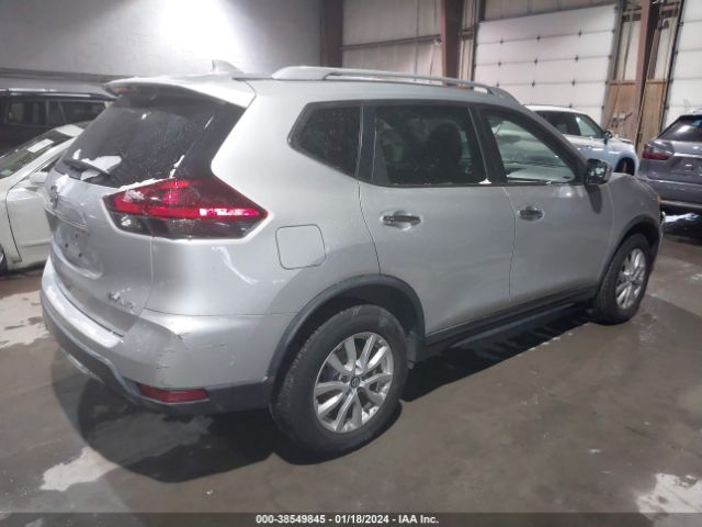 KNMAT2MV6JP568579  nissan rogue 2018 IMG 3