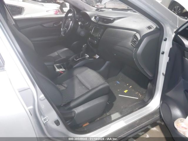 KNMAT2MV6JP568579  nissan rogue 2018 IMG 4