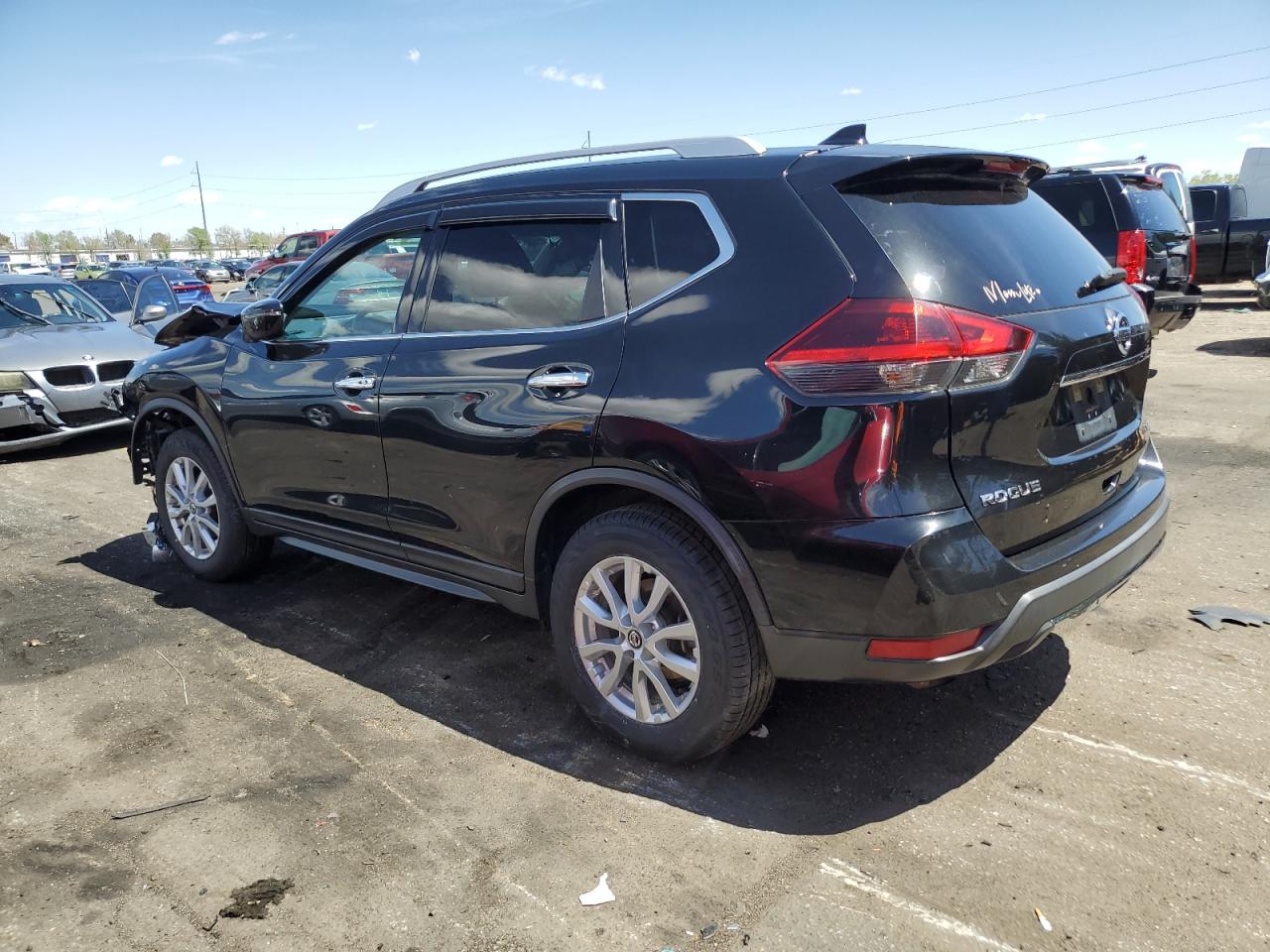 KNMAT2MV8JP568163  nissan rogue 2018 IMG 1