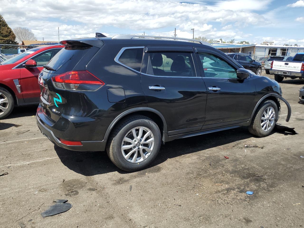 KNMAT2MV8JP568163  nissan rogue 2018 IMG 2