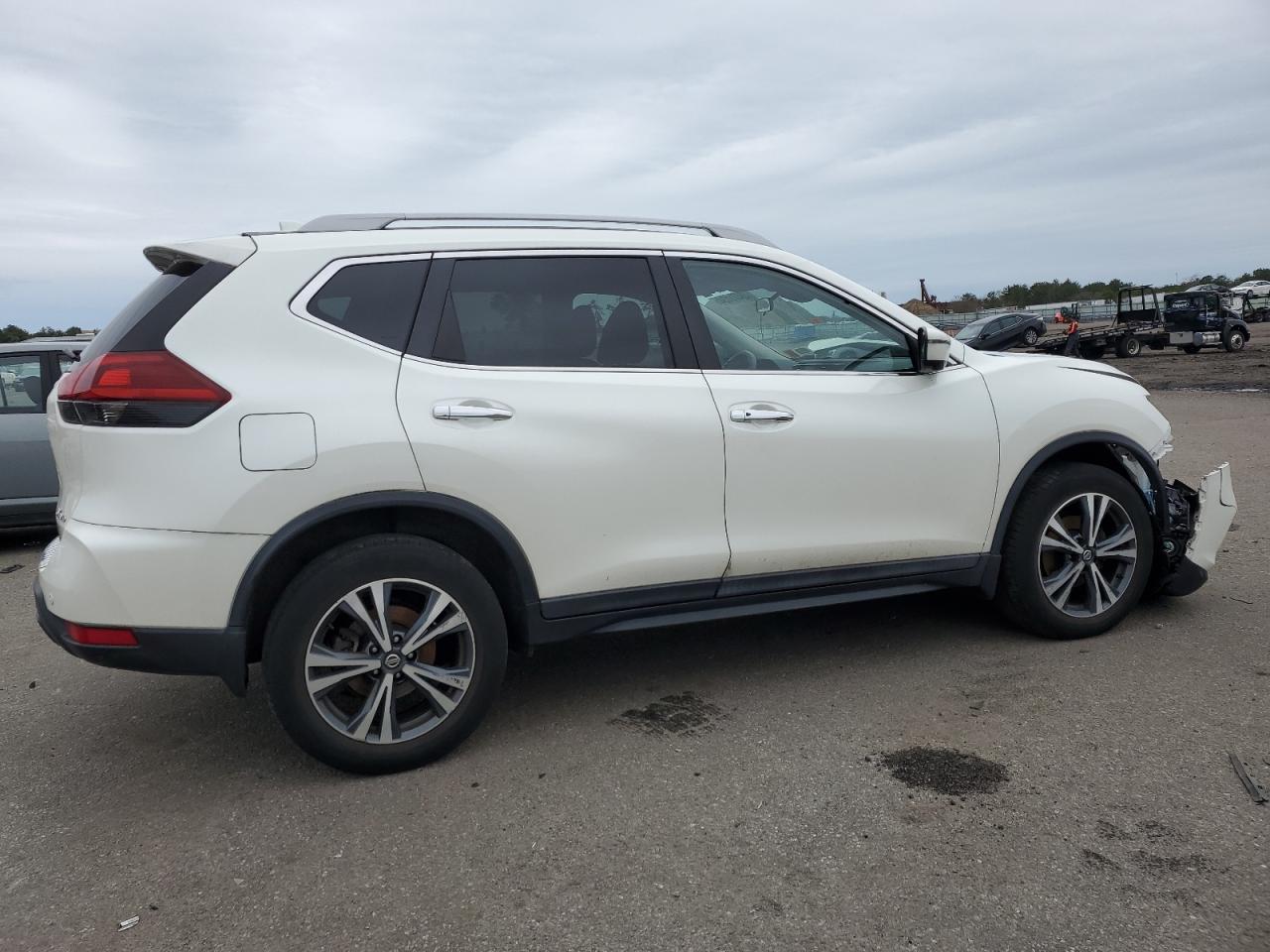 5N1AT2MV5KC823999  nissan rogue 2019 IMG 2