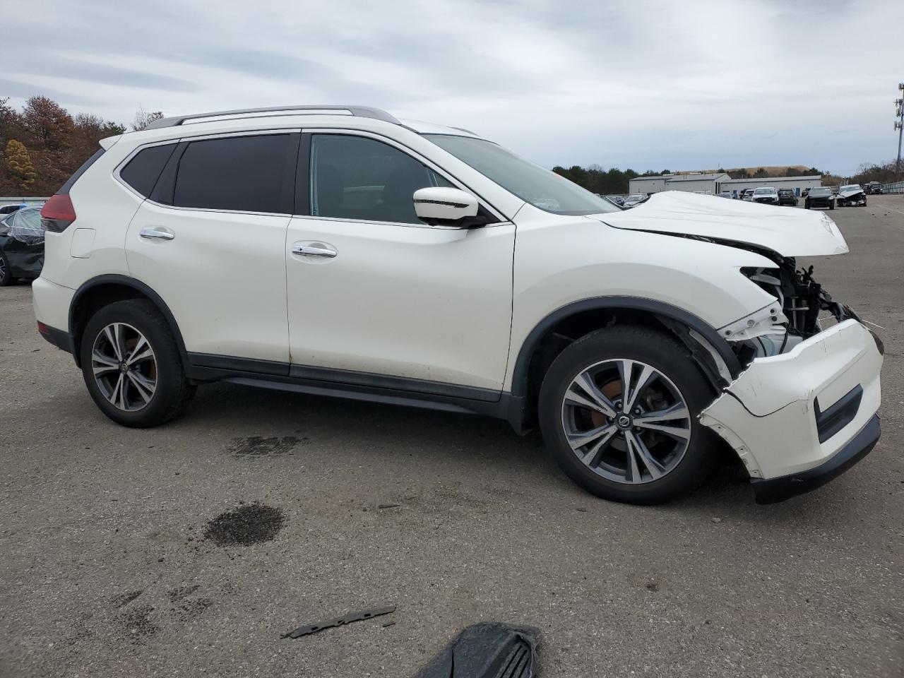 5N1AT2MV5KC823999  nissan rogue 2019 IMG 3