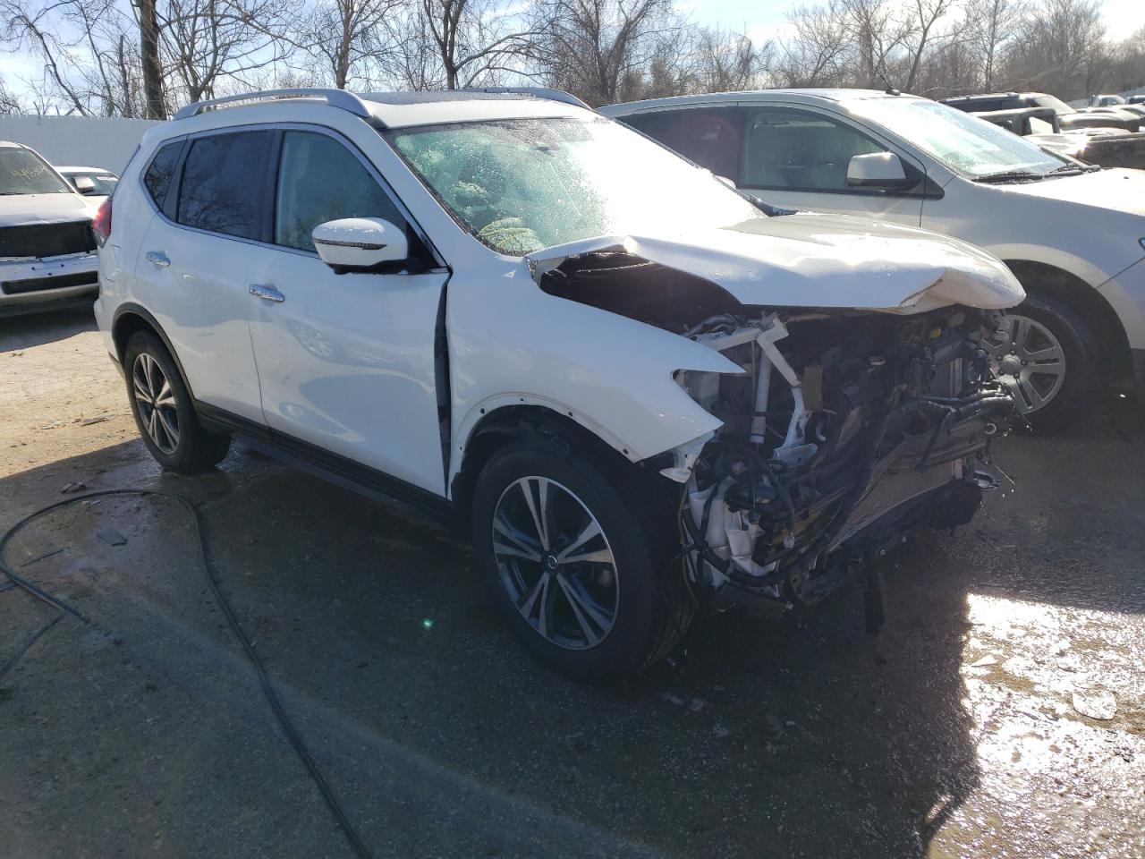 JN8AT2MT1LW013924  nissan rogue 2019 IMG 3