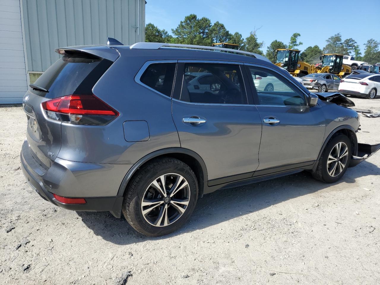 JN8AT2MT5KW262032  nissan rogue 2019 IMG 2