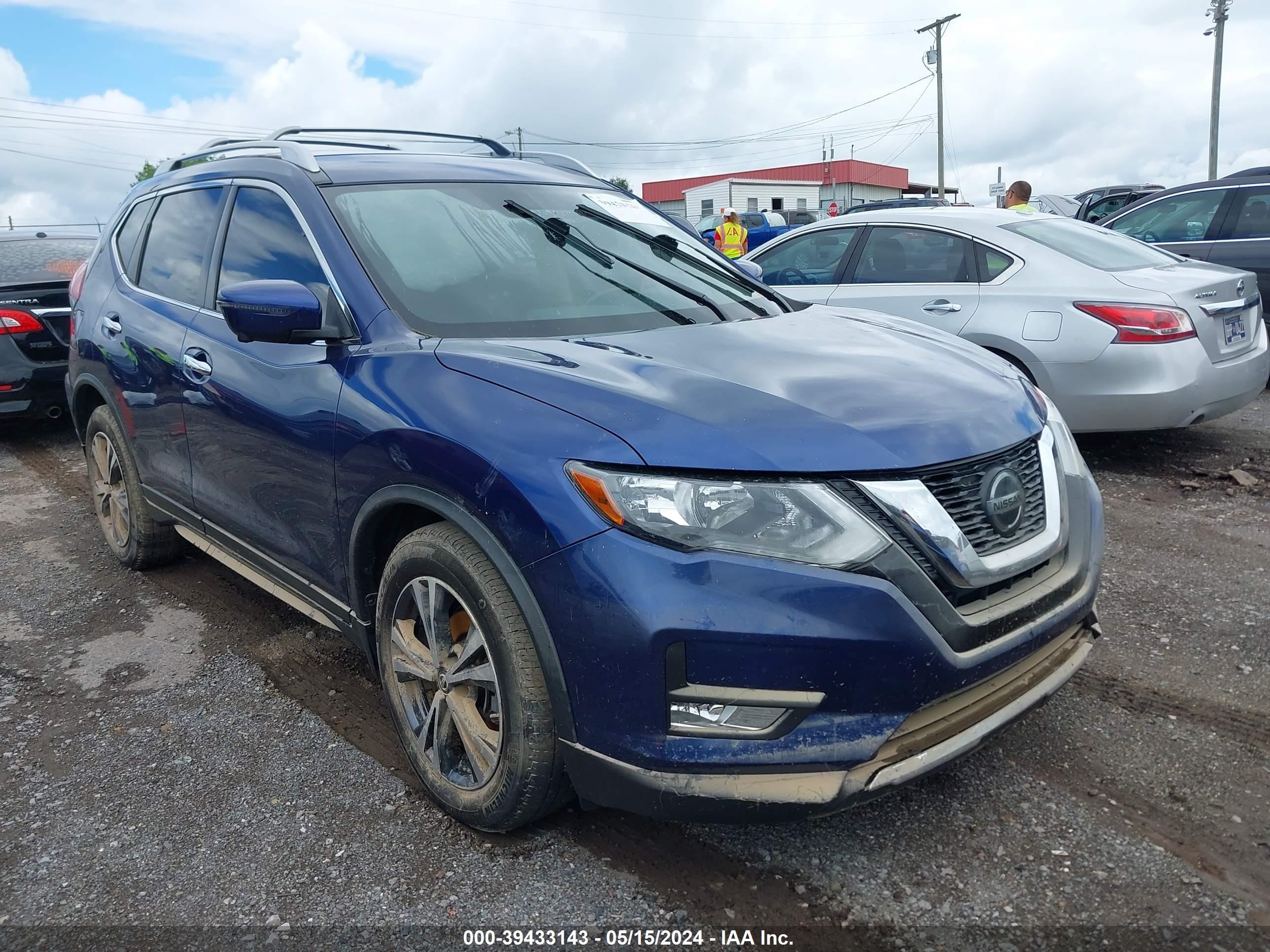 JN8AT2MT6KW265196  nissan rogue 2019 IMG 0