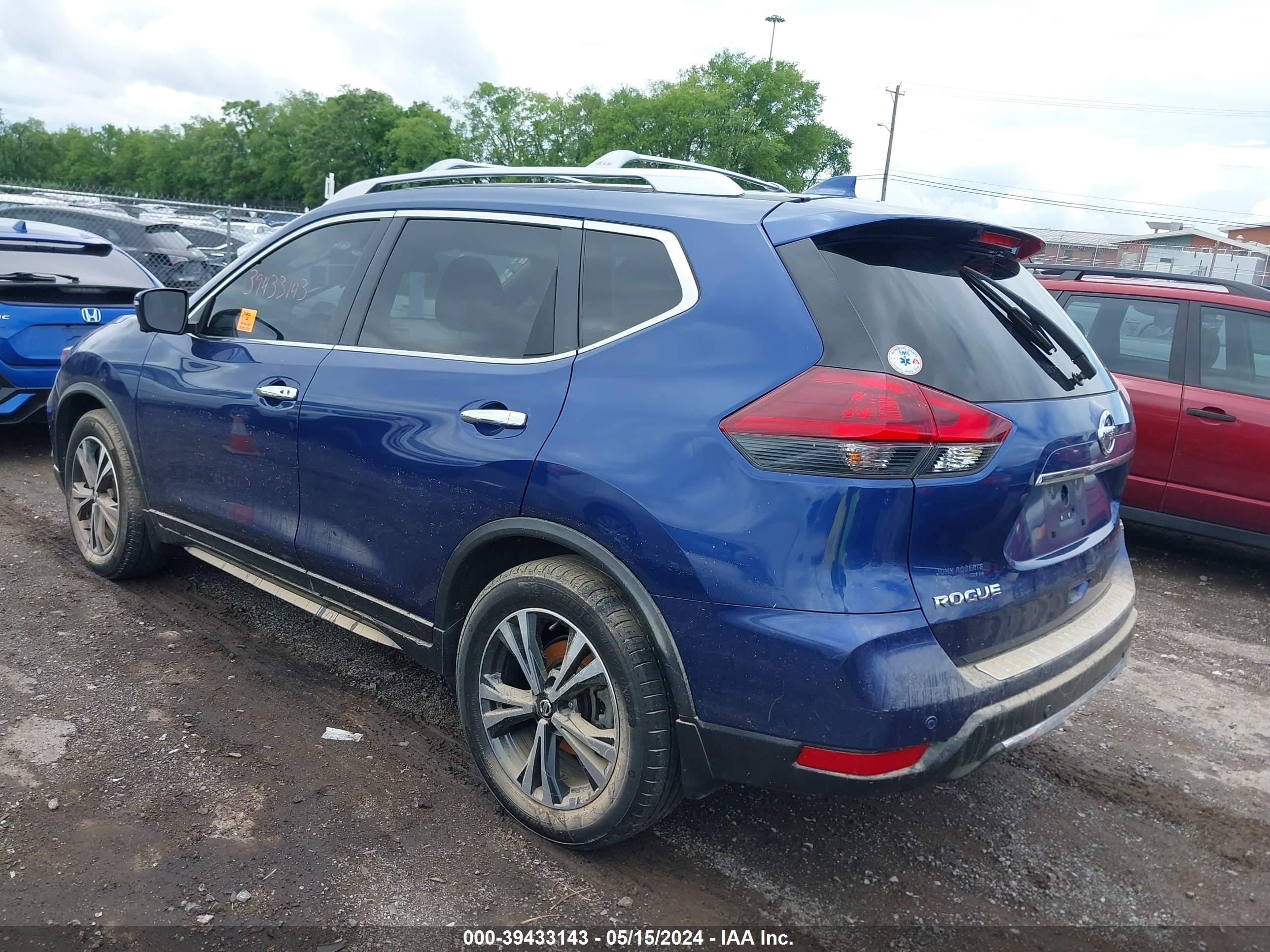 JN8AT2MT6KW265196  nissan rogue 2019 IMG 2