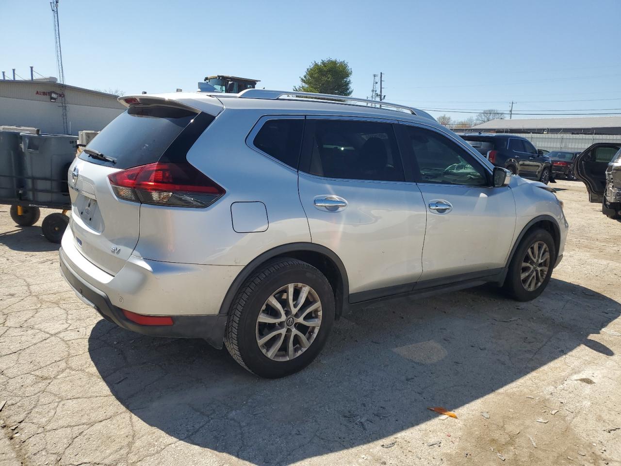 KNMAT2MT1KP553844  nissan rogue 2019 IMG 2