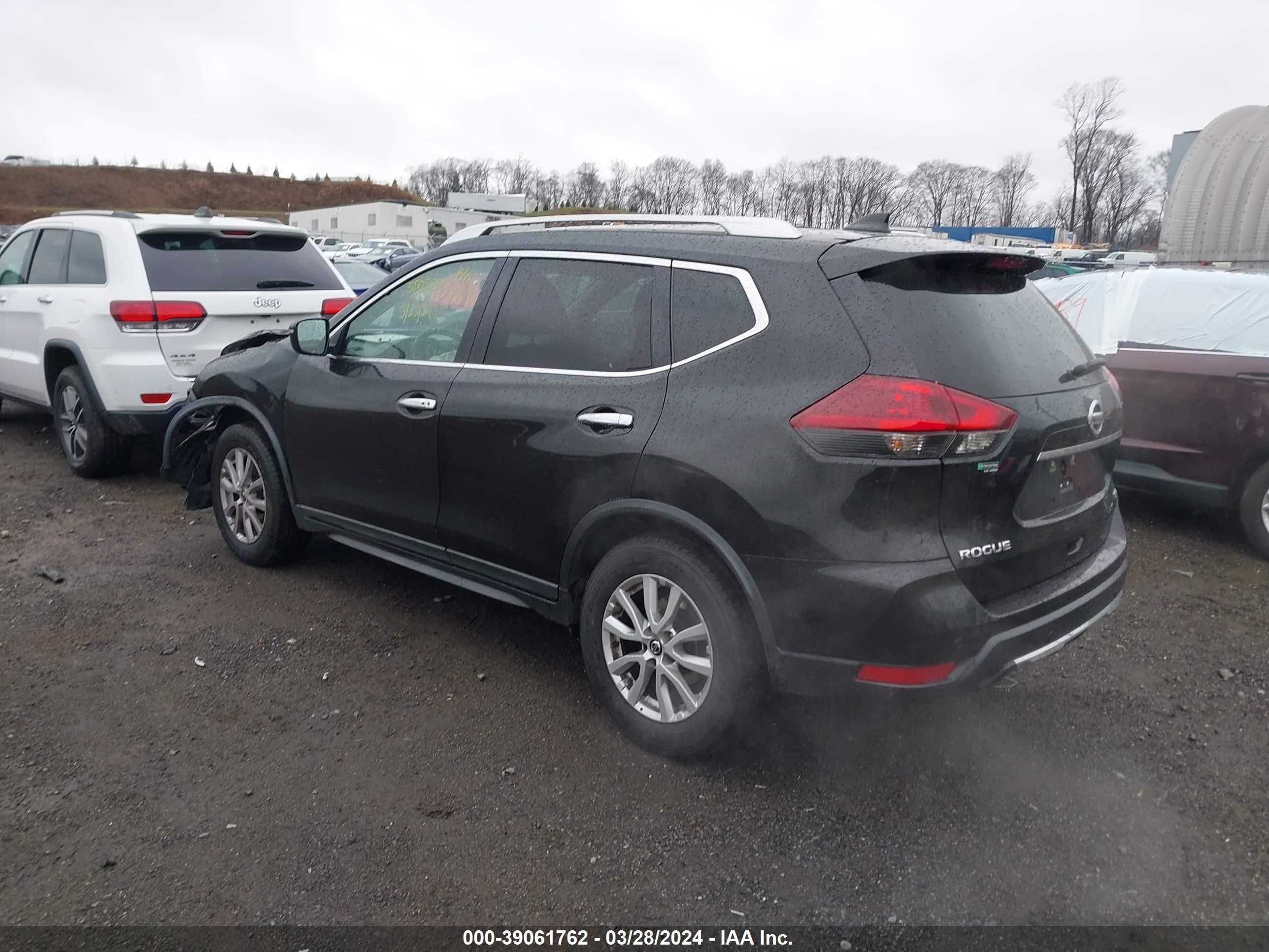 KNMAT2MT8LP514413  nissan rogue 2019 IMG 2