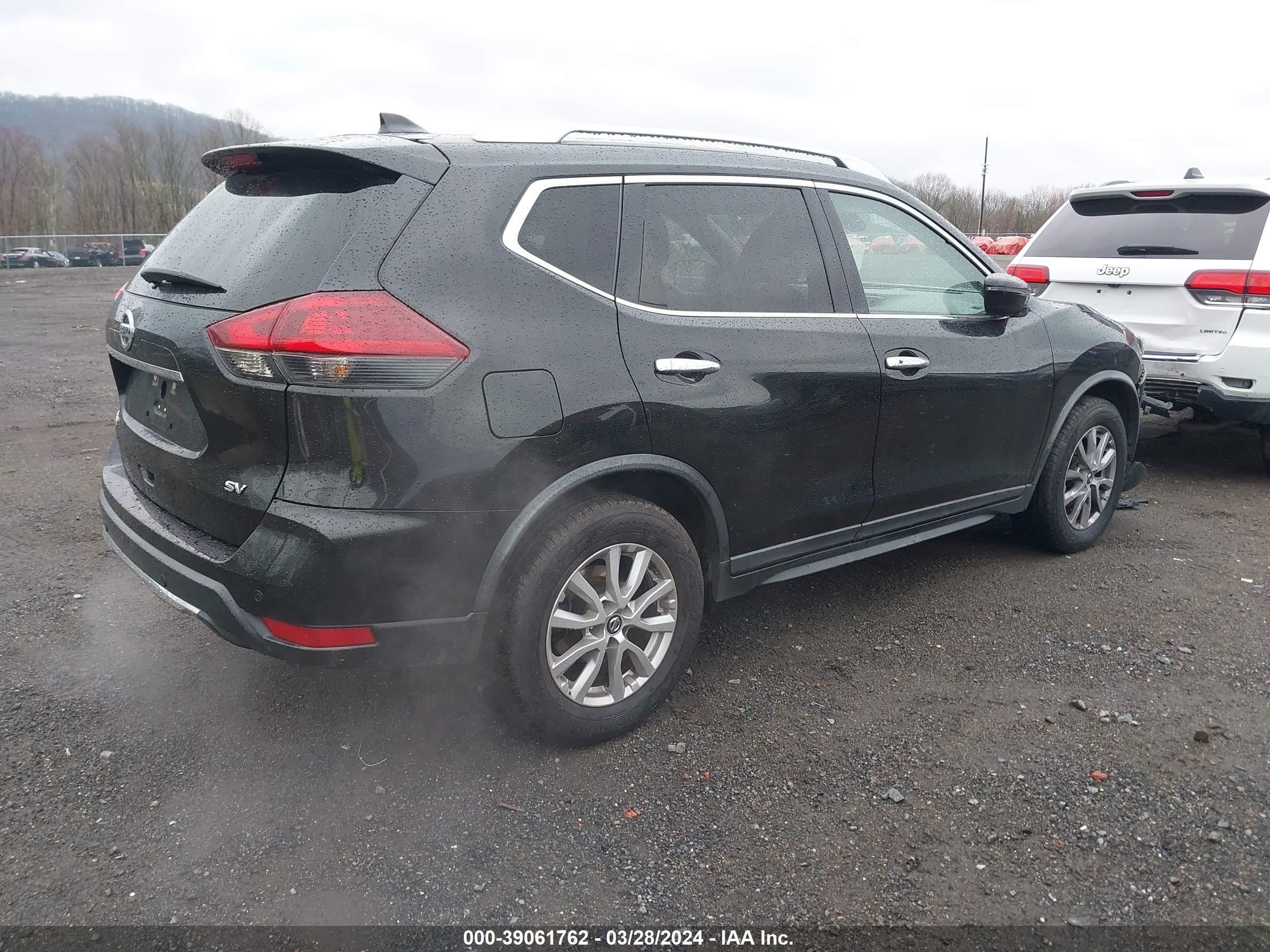 KNMAT2MT8LP514413  nissan rogue 2019 IMG 3