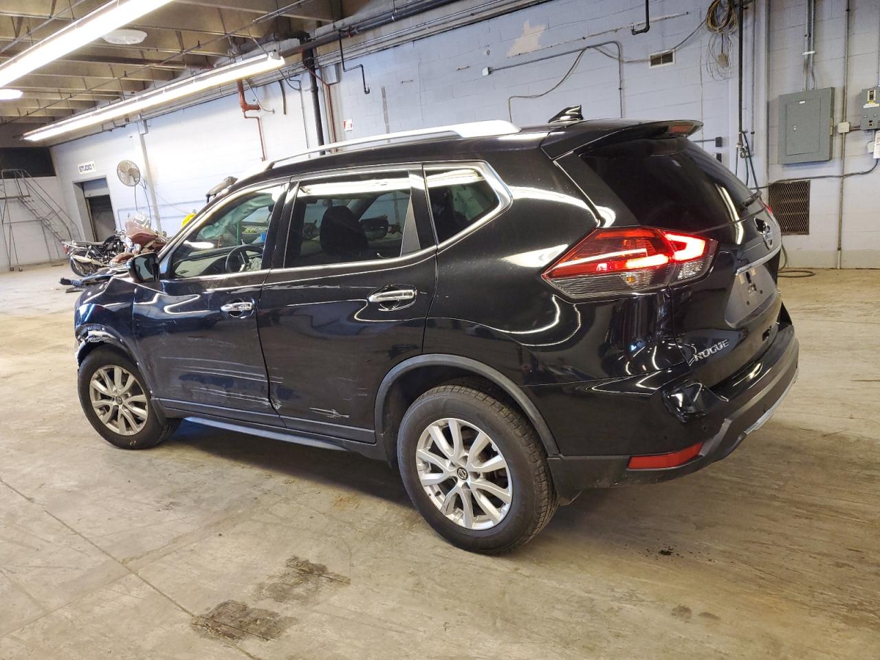 KNMAT2MV6KP557387  nissan rogue 2019 IMG 1